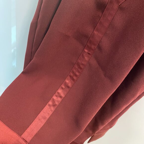 ✴️🏷️2/$12- Banana Republic Burgundy Tank Size 6 - Picture 4 of 4